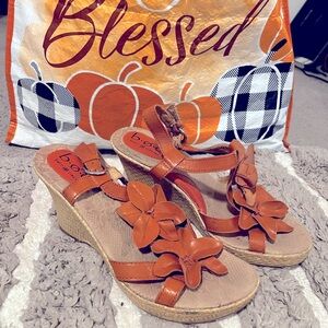 Free with any other pair of shoes! Just add them to a bundle and make an offer!